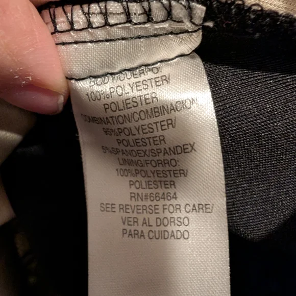 Elegant Black and Cream Lace Dress - Picture 4 of 4